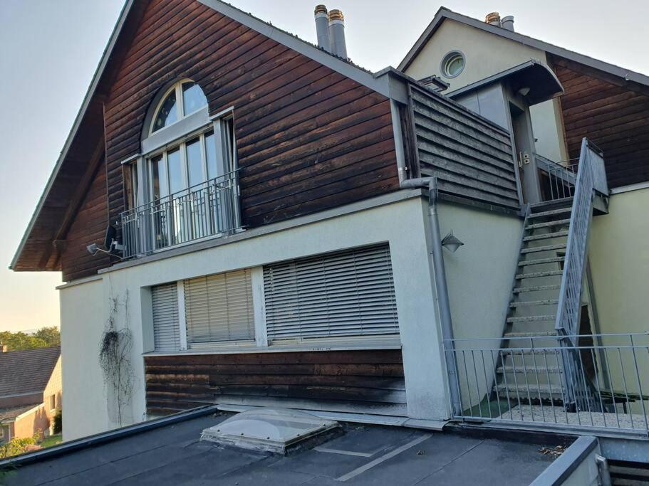 Dachwohnung In Flughafennaehe Kloten Luaran gambar