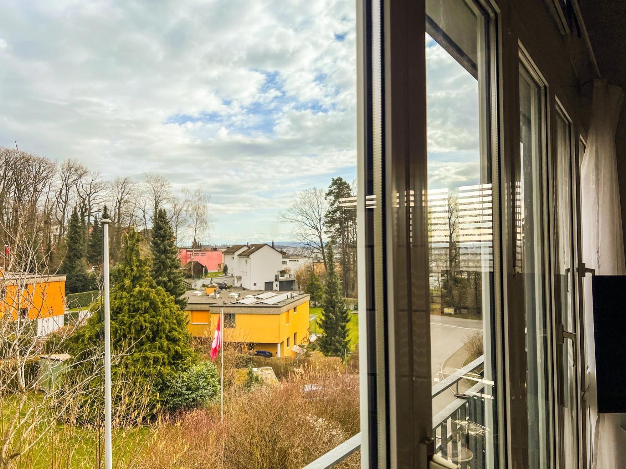 Dachwohnung In Flughafennaehe Kloten Luaran gambar